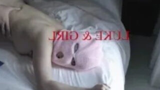 တံခါးဖွင့်ပြီး လိုးနေတာ လူမိတော့မလို့